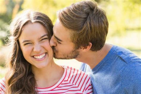 車内 イチャイチャ|ドライブデートで車内キス！イチャイチャするタイミングと仕方 .